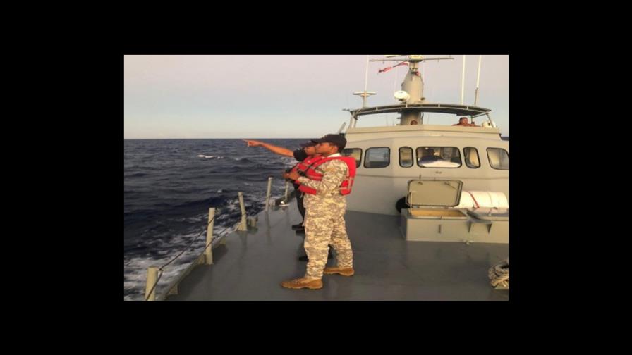La Armada rescata a 8 náufragos que habían salido de forma ilegal desde Samaná hacia Puerto Rico La Armada rescata a 8 náufragos que habían salido de forma ilegal desde Samaná hacia Puerto Rico