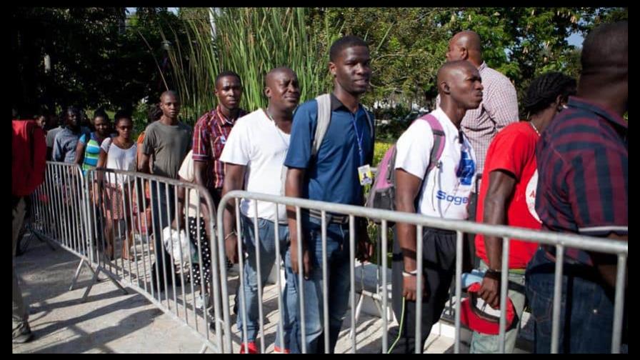 ONG estima que hay 18,000 haitianos varados en la frontera sur de México ONG estima que hay 18,000 haitianos varados en la frontera sur de México
