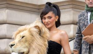 El vestido con cabeza de león con el que Kylie Jenner robó miradas en París