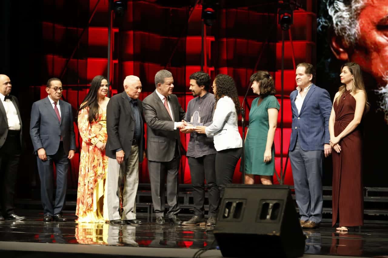 La familia del cineasta Claudio Chea recibió el reconocimiento.