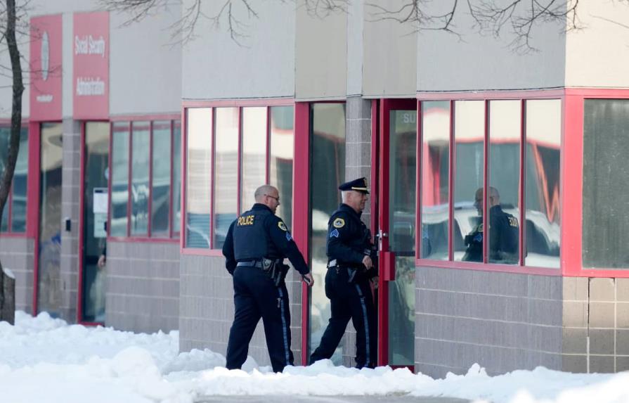 Policía: Mueren dos estudiantes en una balacera en Iowa