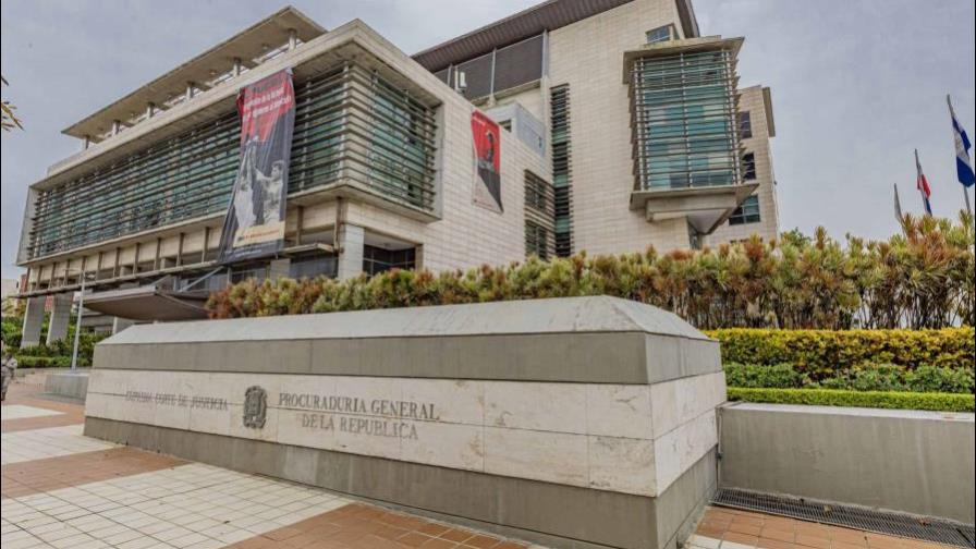 Más de 100 fiscales interponen recurso de amparo contra Reglamento de Escalafón de la PGR