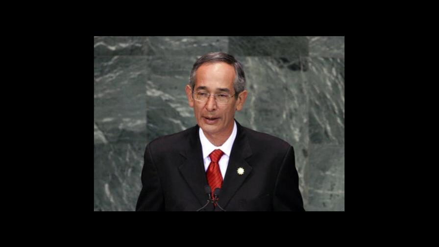 Guatemala: velan e inhuman en privado al expresidente Colom