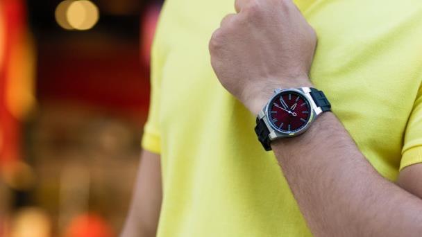 El mercado de relojes de lujo de segunda mano vive un auge gracias a la generación Z