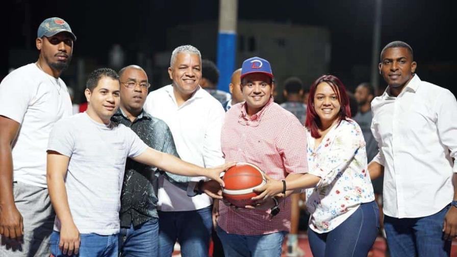 Barrio Landia y la Fe ganan en inicio del torneo interbarrial de baloncesto Julio Bidó Barrio Landia y la Fe ganan en inicio del torneo interbarrial de baloncesto Julio Bidó