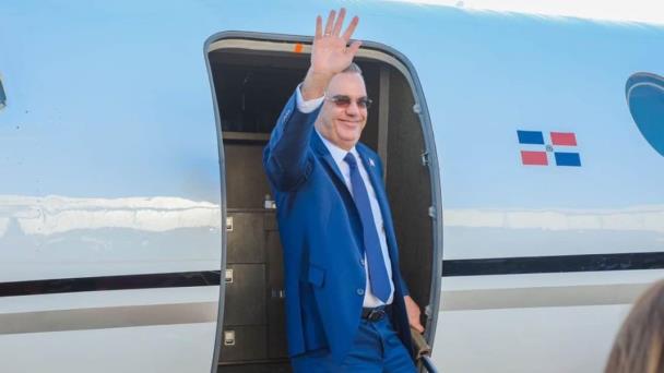 Presidente Abinader regresa de Argentina donde participó en cumbre de la CELAC
