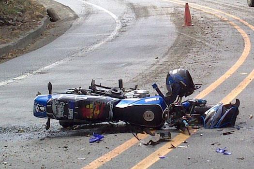 Accidente entre patana y motocicleta deja una persona fallecida y un lesionado en Higüey