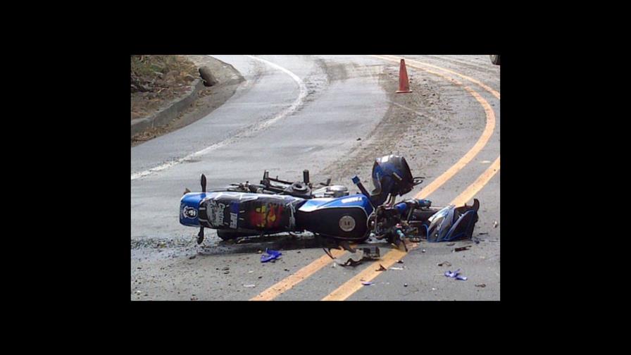 Accidente entre patana y motocicleta deja una persona fallecida y un lesionado en Higüey