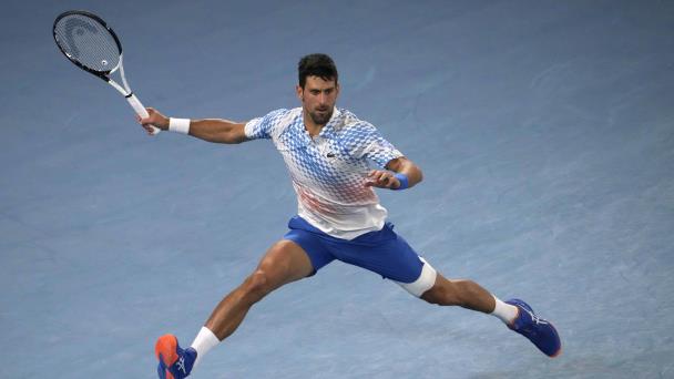 Djokovic vuela a sus décimas semifinales del Abierto de Australia