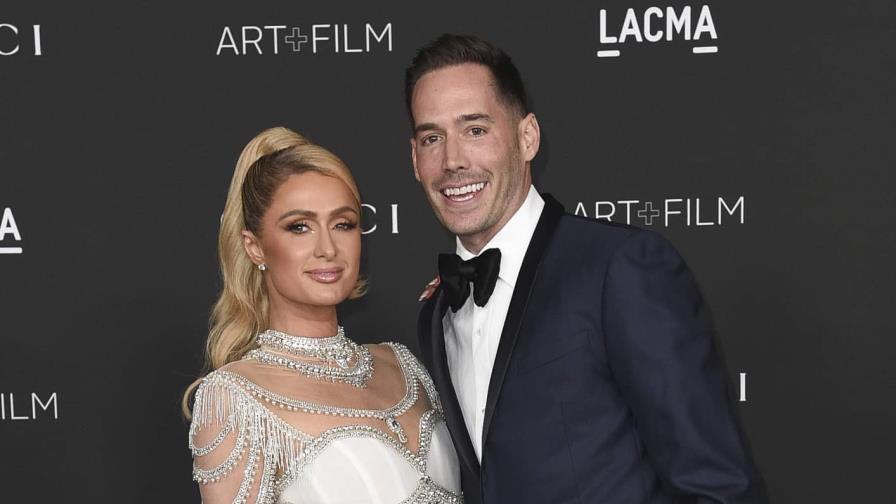 Paris Hilton debuta como mamá Paris Hilton debuta como mamá