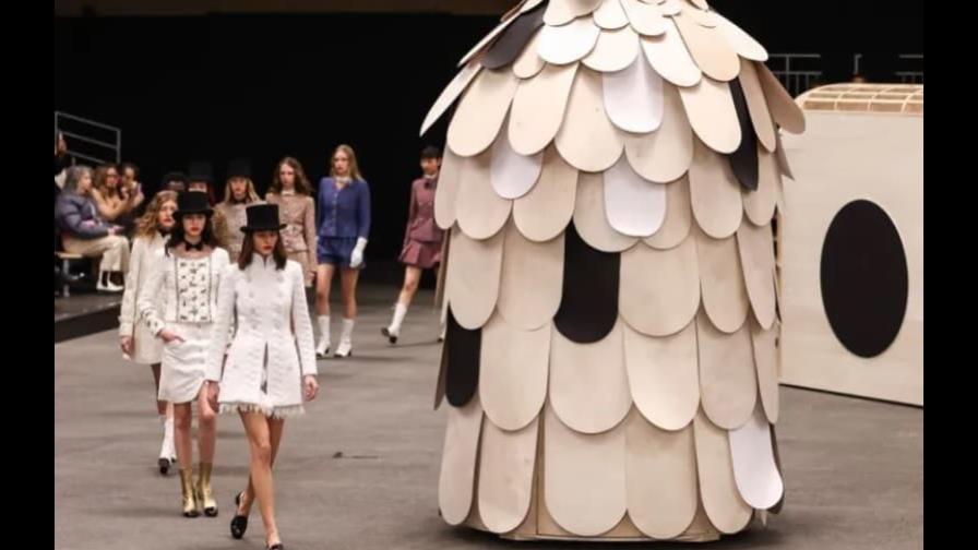 Chanel convierte el estilo circense en Alta Costura