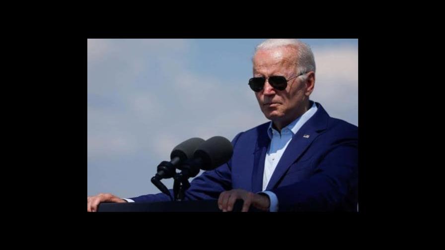 Biden pide calma por la muerte de un joven negro detenido por la policía