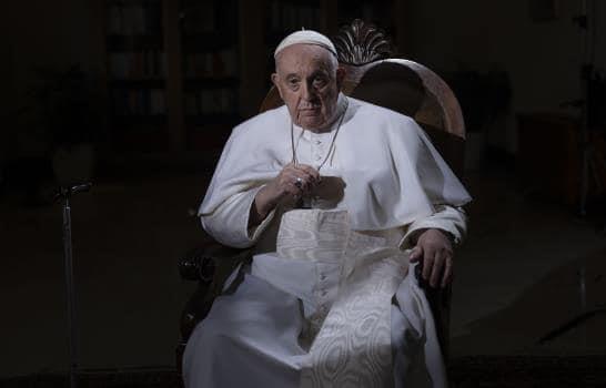 El papa Francisco lamenta la proliferación de armas, tras recientes tiroteos en EEUU