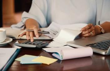 Cinco decisiones financieras que debes tomar antes de los 30
