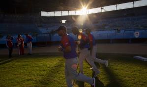 Robert, Moncada y Céspedes, en equipo de Cuba para Clásico