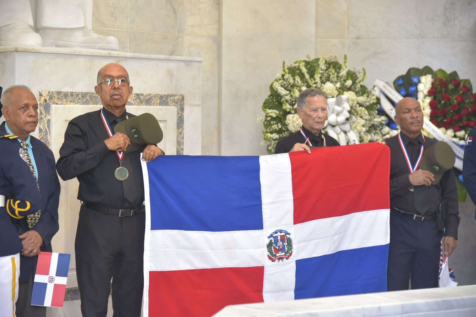 Militares Constitucionalistas en el Altar de la Patria 