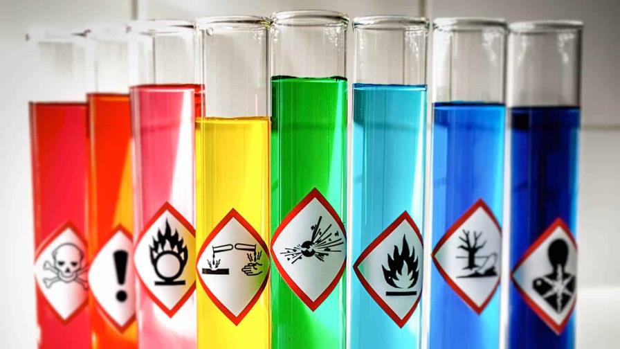 Al menos 18 muertos por posible inhalación de productos químicos en Pakistán Al menos 18 muertos por posible inhalación de productos químicos en Pakistán
