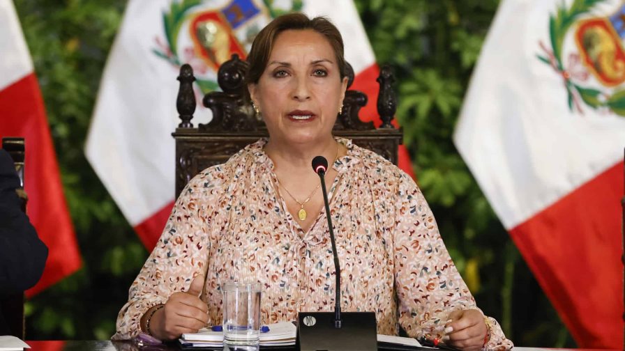 Dina Boluarte afirma que “no se permitirá que se instale caos y violencia” en Perú