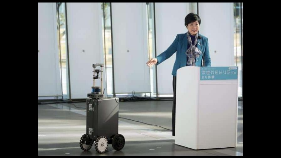 Una maleta con inteligencia artificial para guiar a personas ciegas en Japón Una maleta con inteligencia artificial para guiar a personas ciegas en Japón