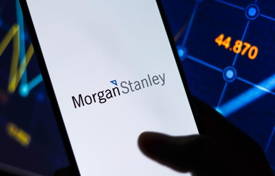 Morgan Stanley multa a empleados por hacer negocios a través de WhatsApp