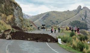 Otro paciente muere en carretera de Perú por bloqueo de manifestantes