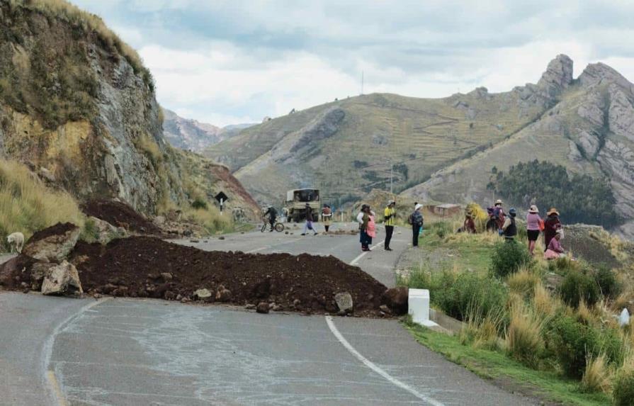 Otro paciente muere en carretera de Perú por bloqueo de manifestantes