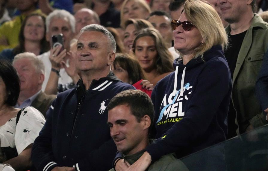 El padre de Djokovic no estará en la semifinal de Australia