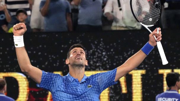 Djokovic gana y se medirá con Tsitsipas en la final de Australia