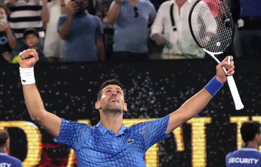 Djokovic gana  y se medirá con Tsitsipas en la final de Australia