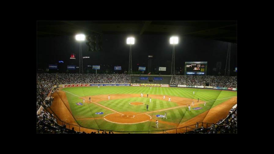 Sin Acuña Jr, los Tiburones reaccionan en final venezolana Sin Acuña Jr, los Tiburones reaccionan en final venezolana