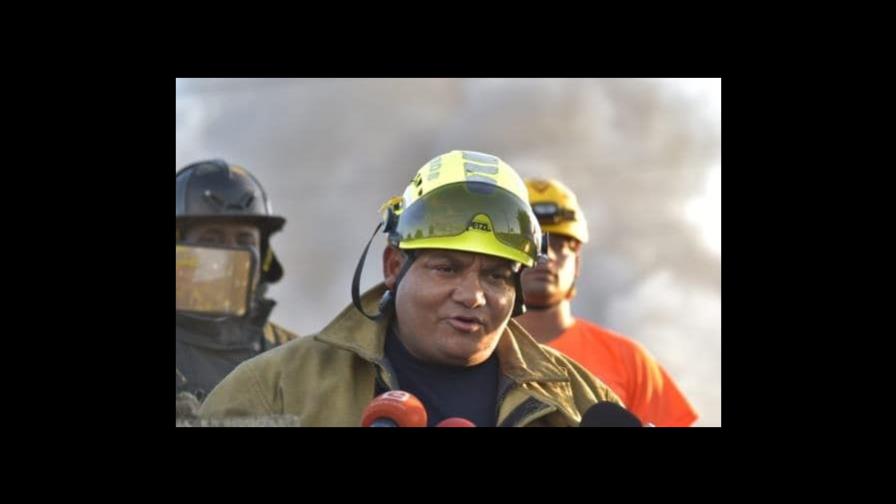 Bomberos controlan incendio en depósito de neumáticos en El Almirante Bomberos controlan incendio en depósito de neumáticos en El Almirante
