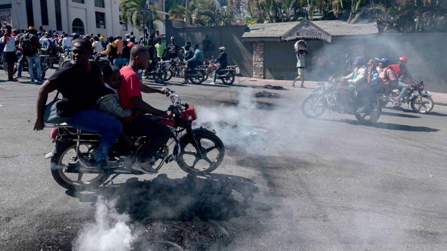 Escala la violencia de bandas armadas en Haití que se ensaña contra policías