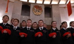 Un ejército de jóvenes jura lealtad a la madre patria en Rusia