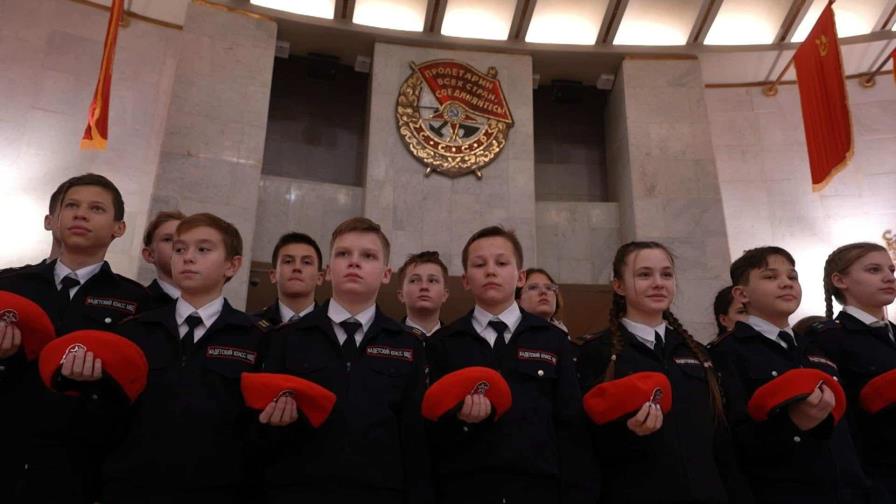 Un ejército de jóvenes jura lealtad a la madre patria en Rusia