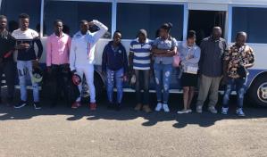 Migración intercepta dos autobuses y detiene a 37 haitianos indocumentados