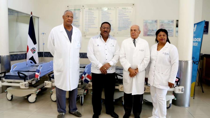 El SNS entrega camillas quirúrgicas al Hospital Gautier