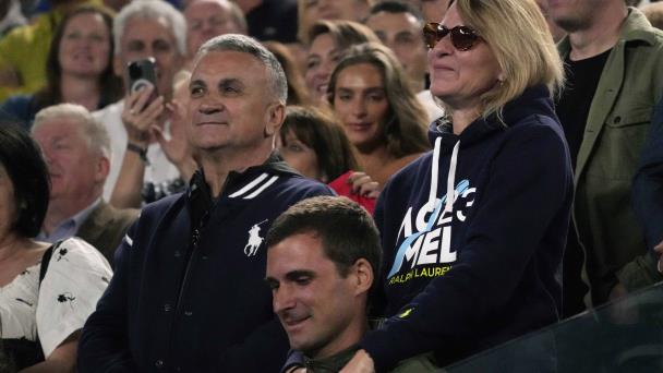 Responsable del Abierto de Australia pide cuidado a la familia de Djokovic