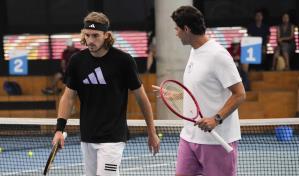 Tsitsipas, un griego como en casa en Melbourne