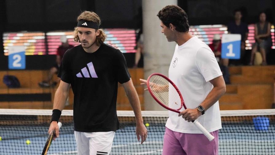 Tsitsipas, un griego como en casa en Melbourne