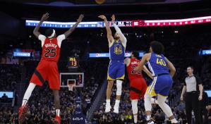 VIDEO | Curry se creció en la victoria de los Warriors sobre los Raptors