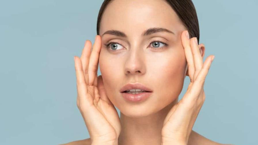 Cinta adhesiva para eliminar arrugas: nuevo truco ‘beauty’ de TikTok Cinta adhesiva para eliminar arrugas: nuevo truco ‘beauty’ de TikTok