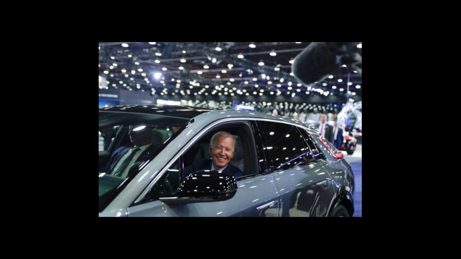 Biden enfrenta el reto de popularizar energías renovables