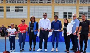 Inefi repara cancha en el ensanche La Fe