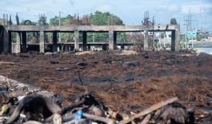 Un detenido por incendios en depósito de neumáticos de El Almirante