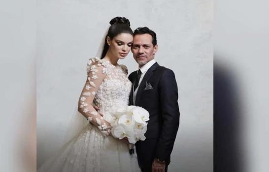 Revista Hola! revela las primeras imágenes de la boda de Marc Anthony y Nadia Ferreira