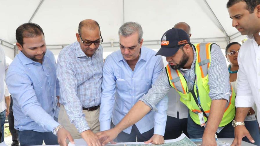 Abinader deja iniciados trabajos en Santo Domingo Este por RD$1,600 millones 