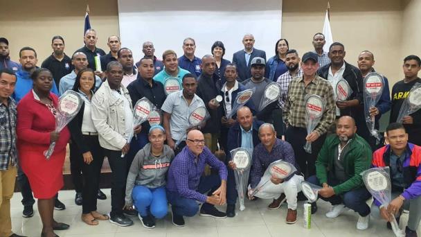 Reconocen nuevas asociaciones y aprueban informe financiero en el Bádminton