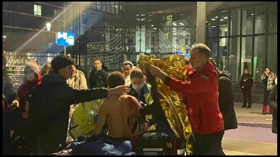 Tres heridos por un ataque con arma blanca en una estación de Bruselas Tres heridos por un ataque con arma blanca en una estación de Bruselas