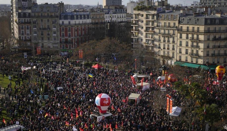 Los sindicatos franceses se felicitan por una de las mayores manifestaciones en décadas