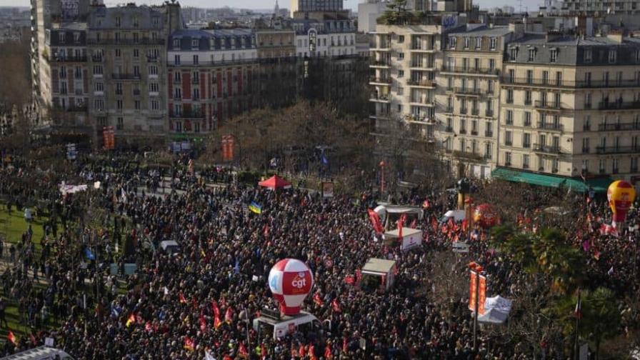 Los sindicatos franceses se felicitan por una de las mayores manifestaciones en décadas